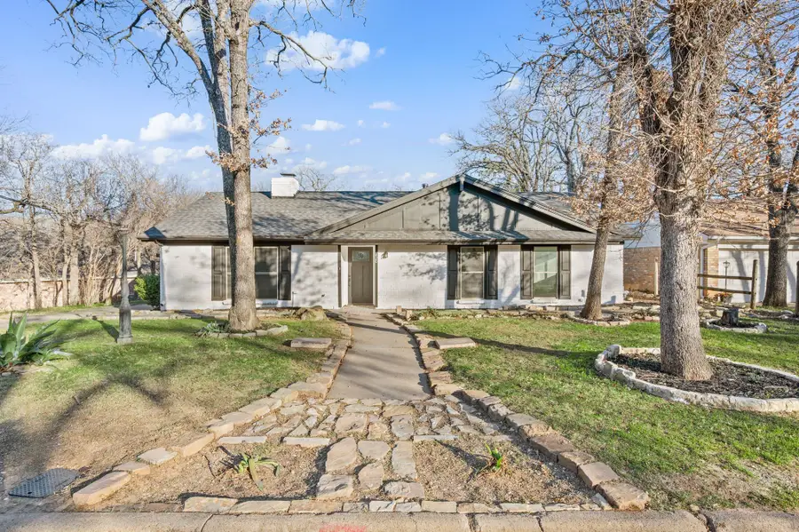 420 Twin Creek Drive, Hurst, TX 76053 - Image #3