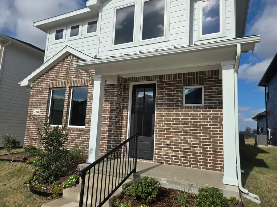 7225 Bayhill Lane, Rowlett, TX 75088 - Image #2