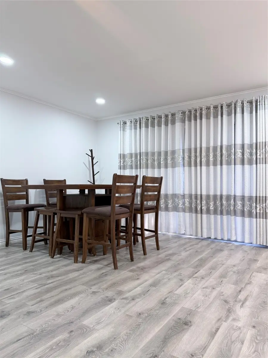 576 E Avenue J #B, Grand Prairie, TX 75050 - Image #3