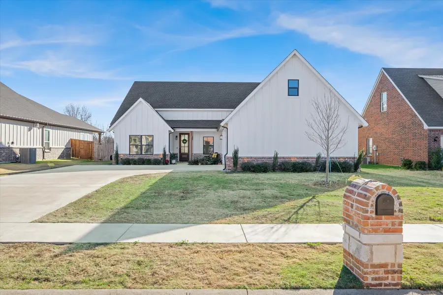 1825 Meadowview, Canton, TX 75103 - Image #2