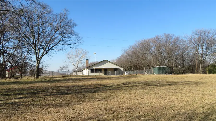 272 Chisam Road, Valley View, TX 76272 - Image #3