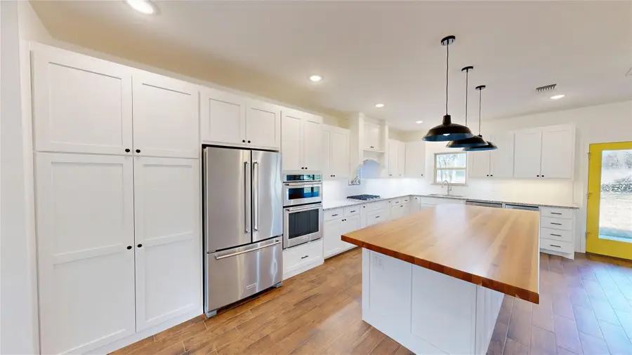 1079 Mountain Bluebird Court, Graford, TX 76449 - Image #3