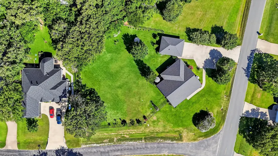 122 Comanche Drive, Lake Kiowa, TX 76240 - Image #3