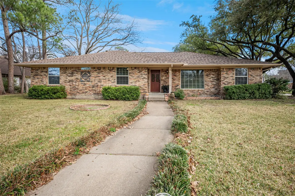 1401 Allegheny Drive, Arlington, TX 76012 - Image #1