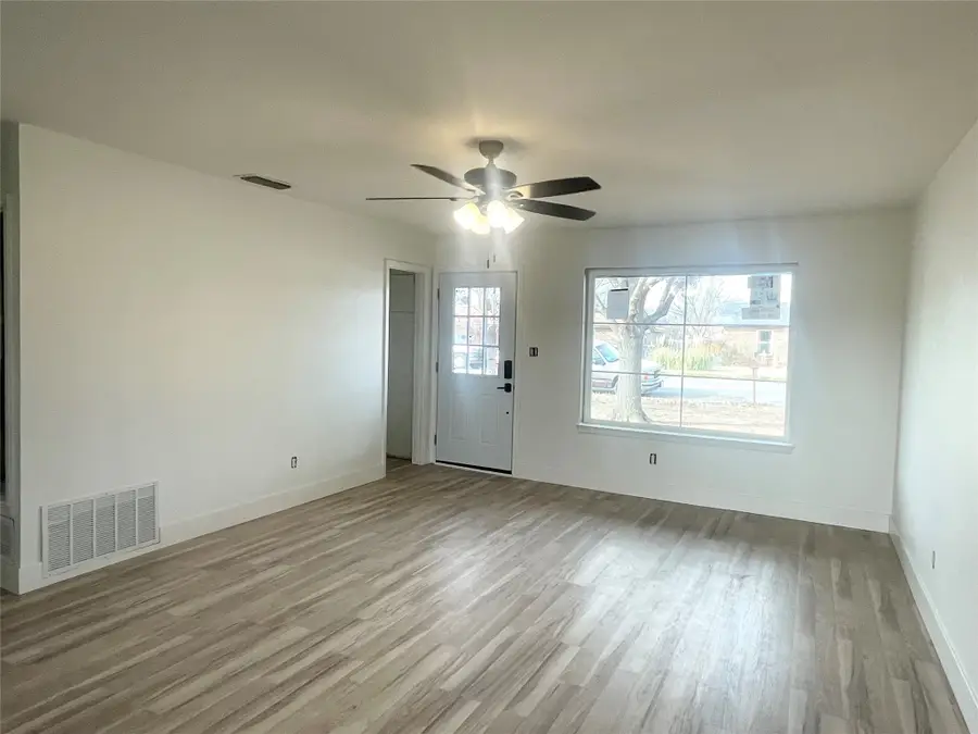 179 Oakland Street, Graham, TX 76450 - Image #3