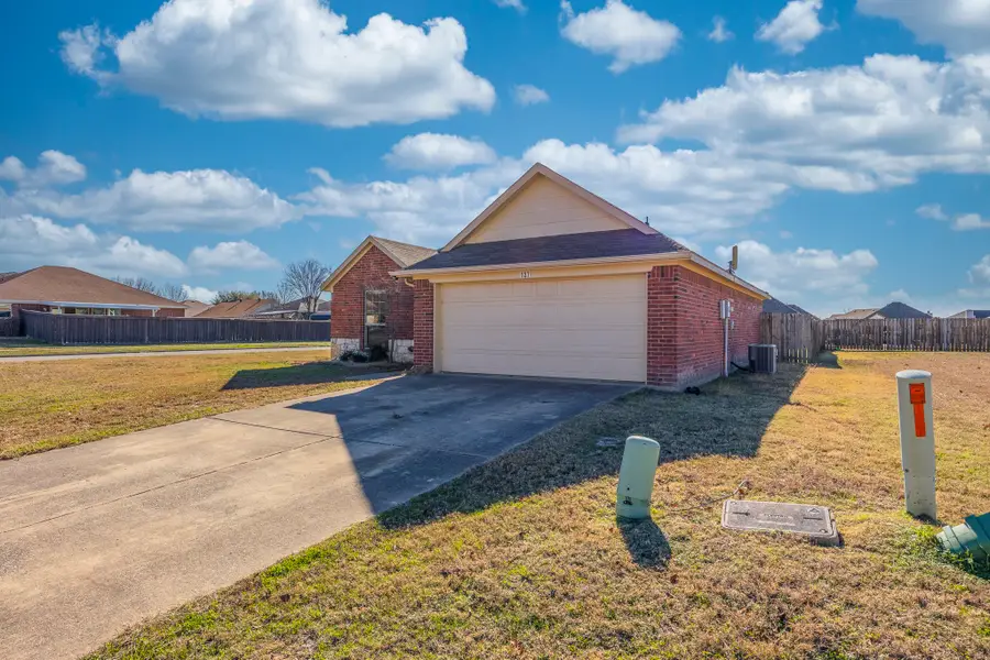 137 Lipan Street, Greenville, TX 75402 - Image #2