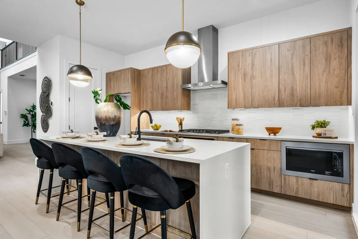 812 W 10th Street, Dallas, TX 75208 - Image #1