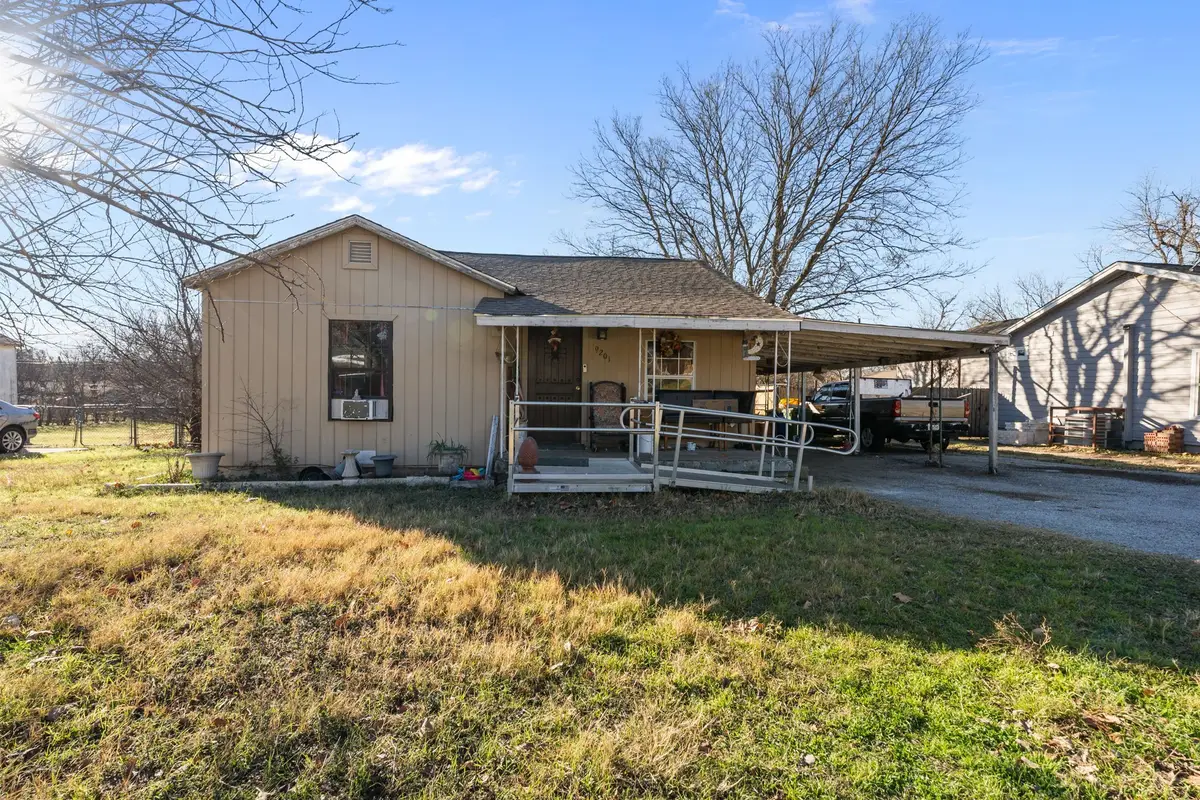 9201 Farmer Road, White Settlement, TX 76108 - Image #1