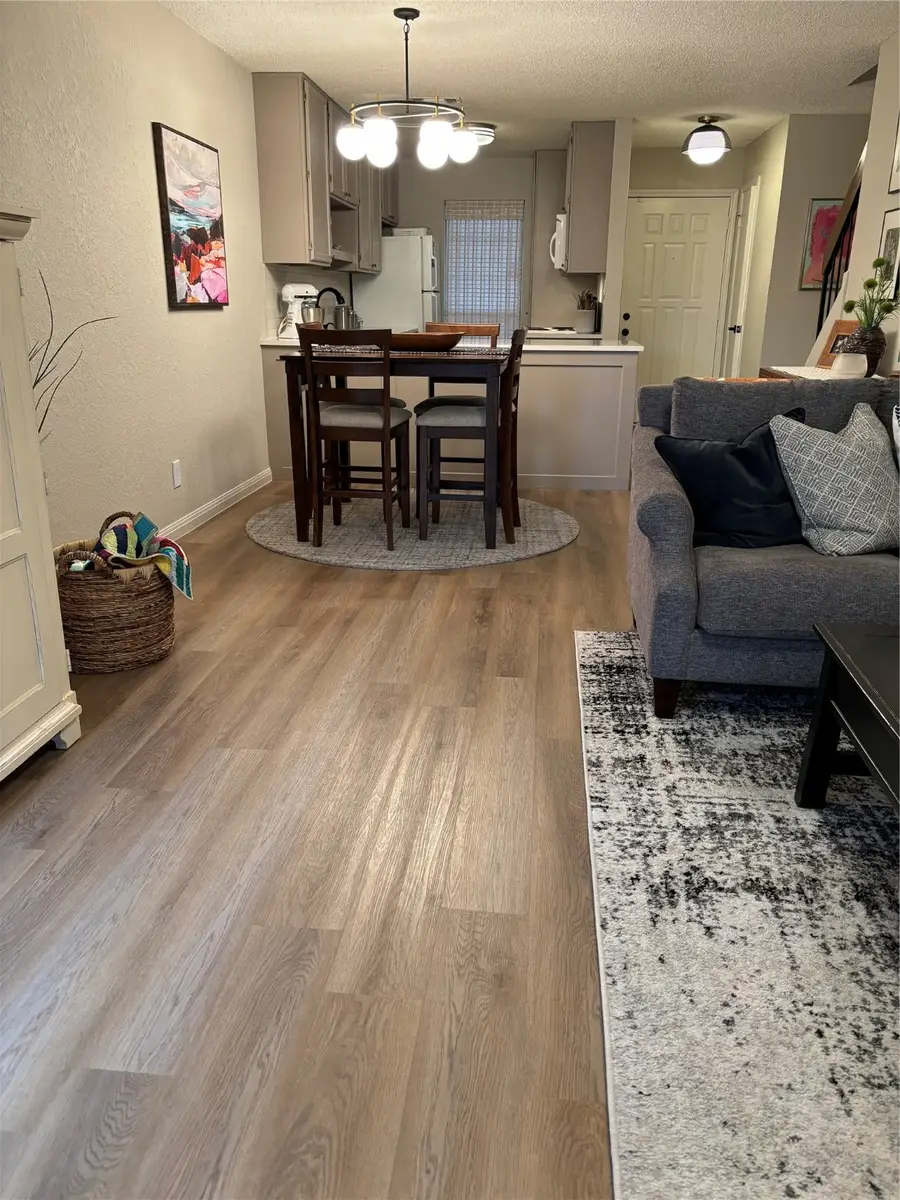 7429 Kingswood Drive, Fort Worth, TX 76133 - Image #3