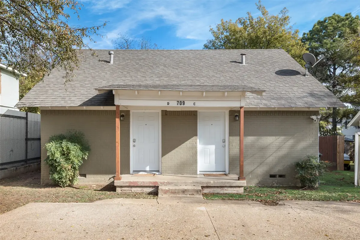 709 N Pecan Street, Arlington, TX 76011 - Image #1