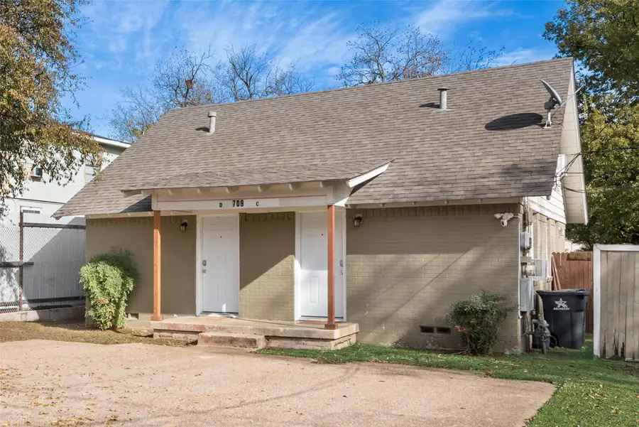 709 N Pecan Street, Arlington, TX 76011 - Image #3