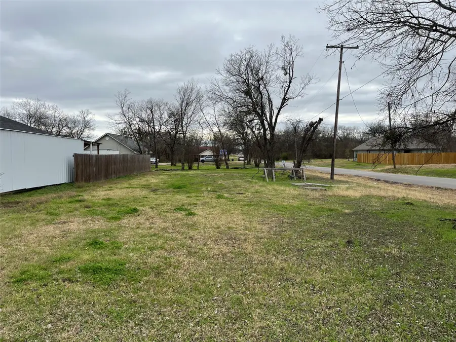301 E 14th Avenue, Corsicana, TX 75110 - #3
