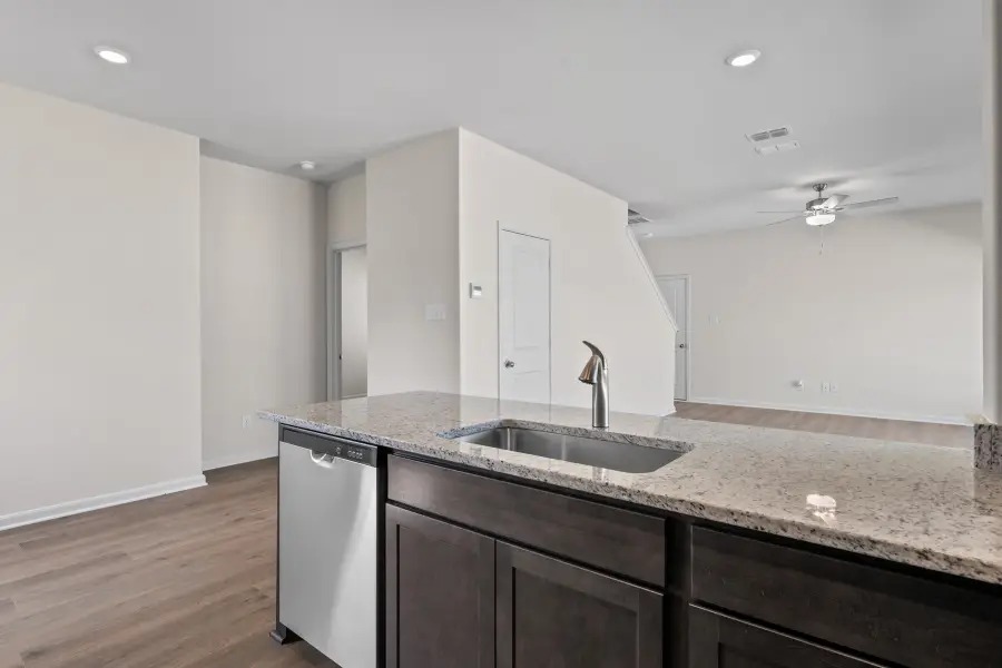 8421 White Wolf Trail, Ponder, TX 76259 - Image #2