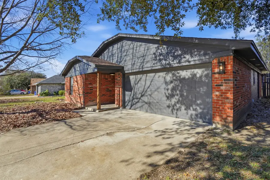 8512 Whitney Drive, White Settlement, TX 76108 - Image #3