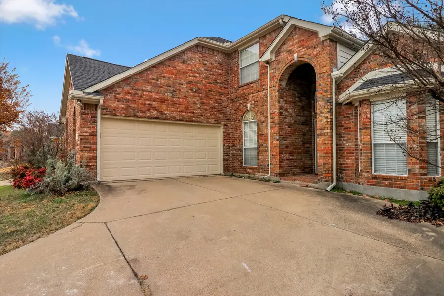 7621 Brook Meadow Lane, Fort Worth, TX 76133 - Image #2