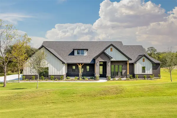 125 Oakmeadow Lane, Weatherford, TX 76085