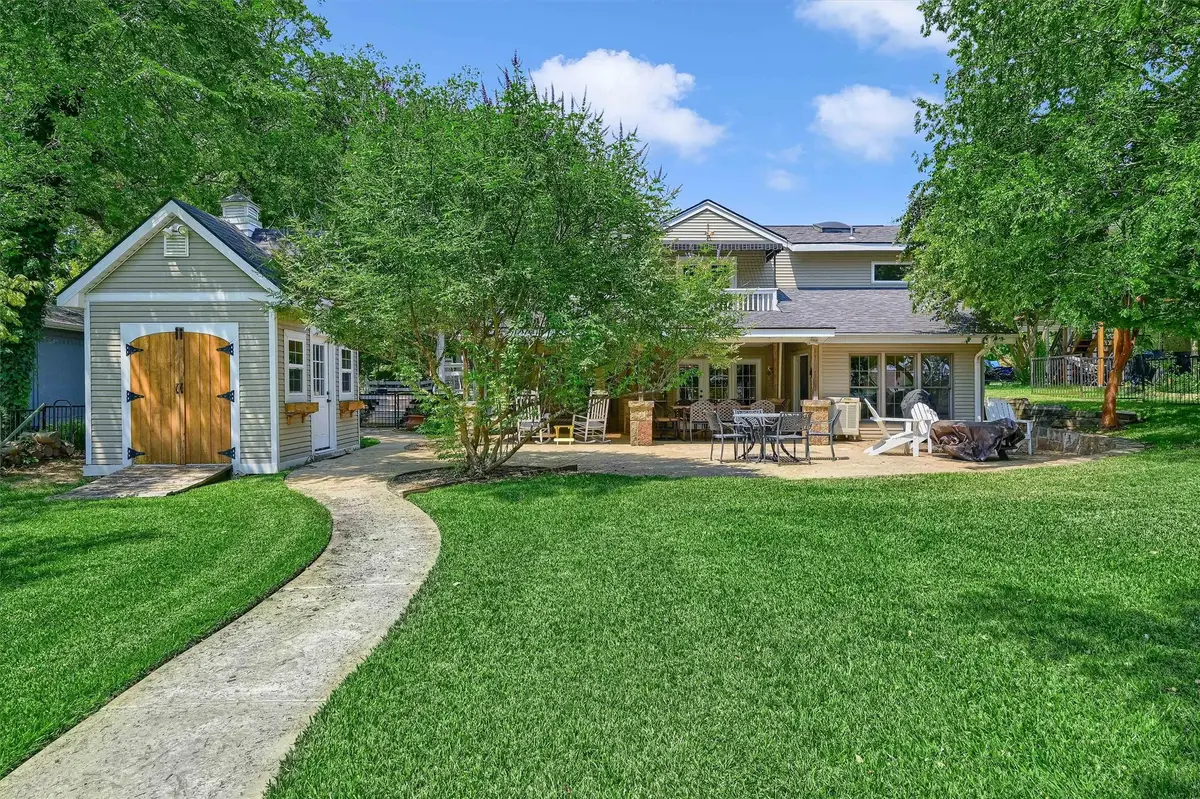 203 Kiowa Drive W, Lake Kiowa, TX 76240 - #1