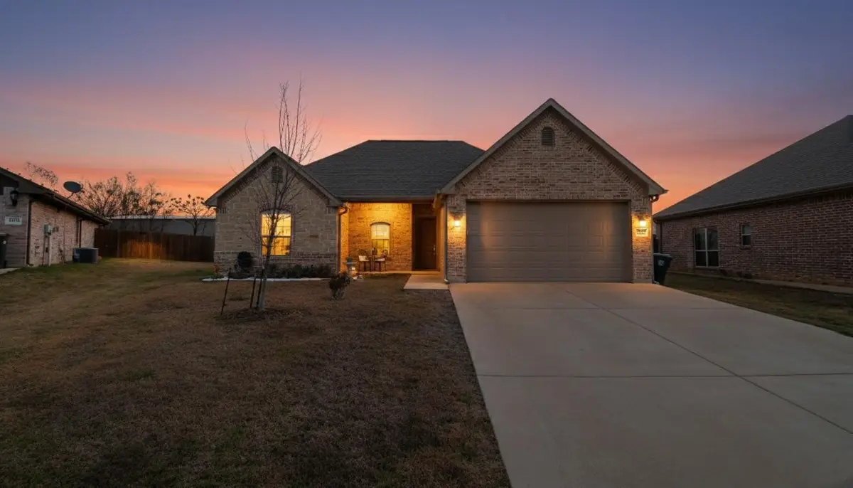 129 Oak Springs Loop, Mabank, TX 75156 - Image #1