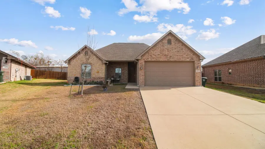 129 Oak Springs Loop, Mabank, TX 75156 - Image #2