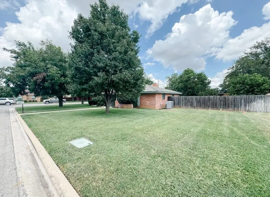 1 Alpine Court, Brownwood, TX 76801 - Image #2