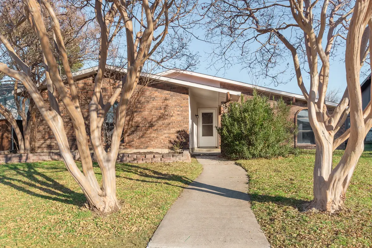 5220 Pruitt Drive, The Colony, TX 75056 - Image #1