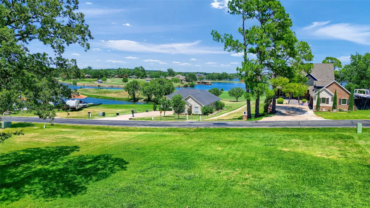416 Kiowa Drive W, Lake Kiowa, TX 76240 - Image #1