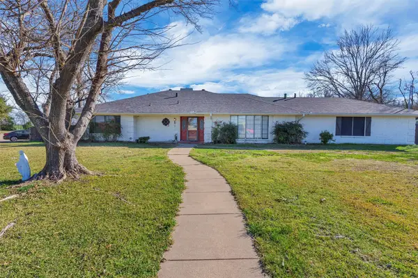 706 E Criner Street, Grandview, TX 76050