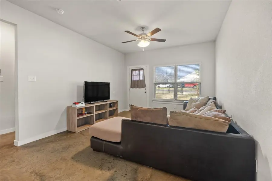 213 S Baugh Street, Alvarado, TX 76009 - Image #3