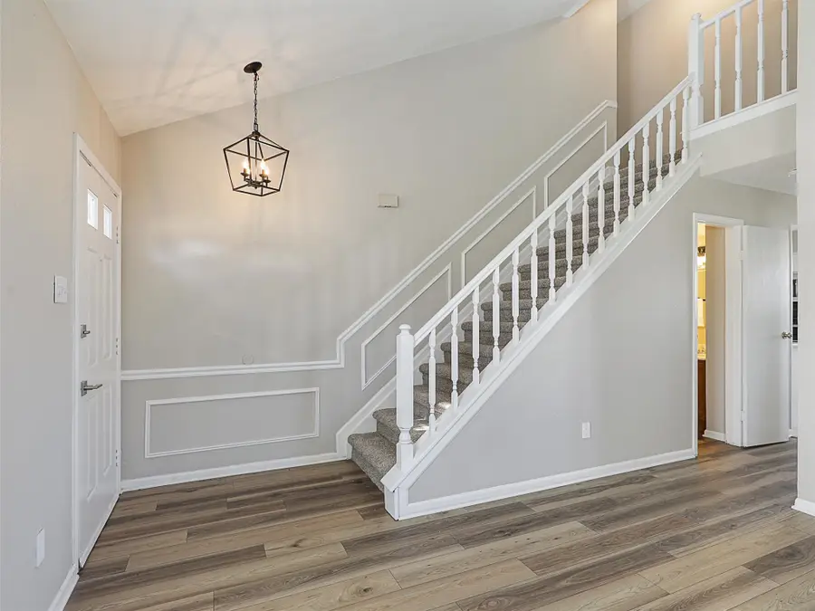 415 Creekmeadow Lane, Lewisville, TX 75067 - Image #3