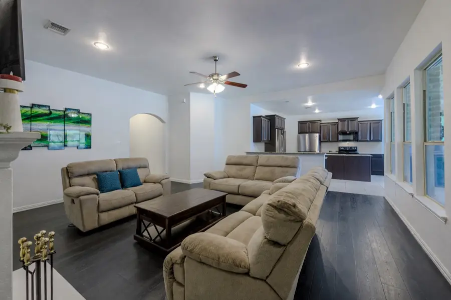 512 Jennie Marie Circle, Ellis, TX 75125 - Image #3