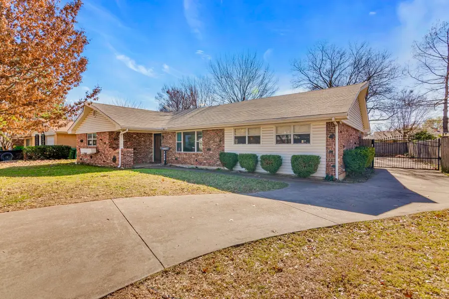 7408 Maple Drive, North Richland Hills, TX 76180 - #2