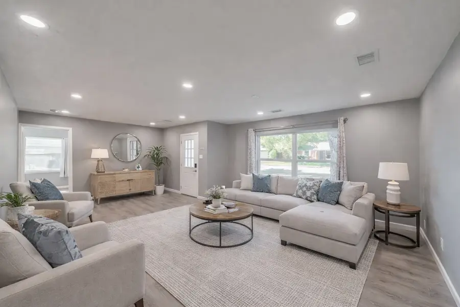 13308 Shahan Drive, Farmers Branch, TX 75234 - Image #2