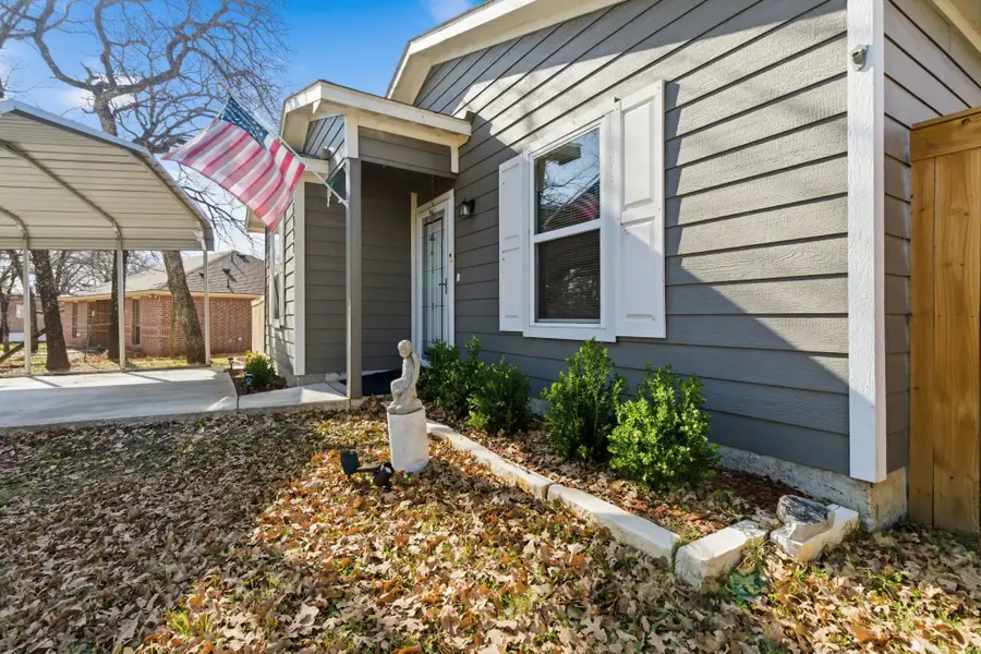 1337 Fox Hollow Court, Pelican Bay, TX 76020 - Image #2