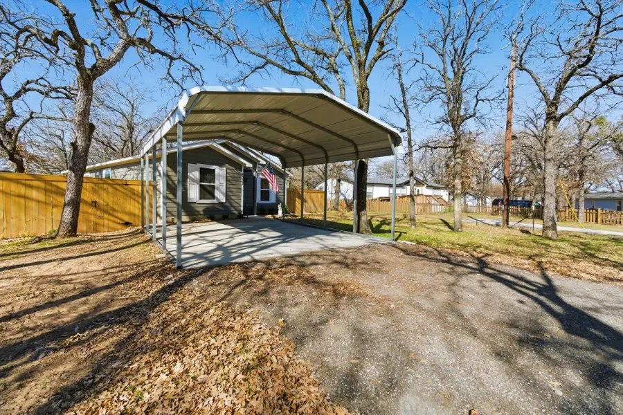 1337 Fox Hollow Court, Pelican Bay, TX 76020 - Image #3