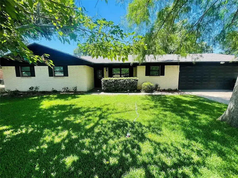 1360 N Charlotte Avenue, Stephenville, TX 76401 - #2