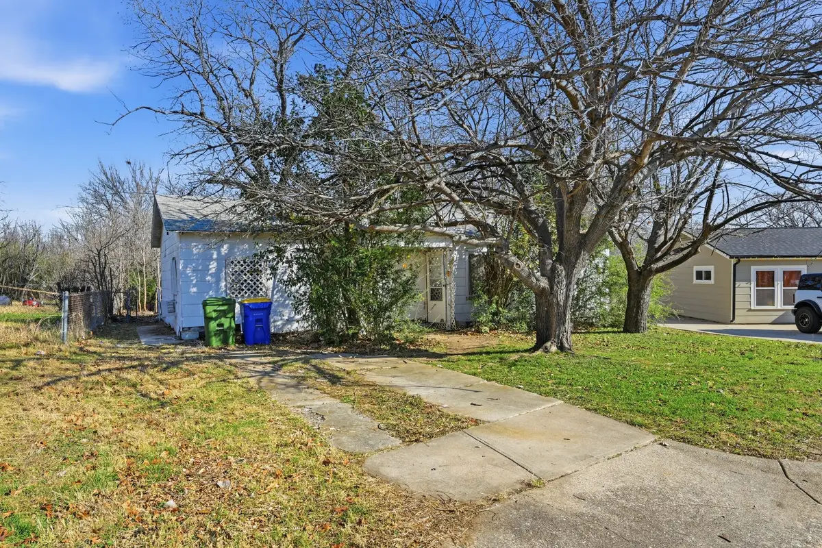 928 Hackamore Street, White Settlement, TX 76108 - Image #1