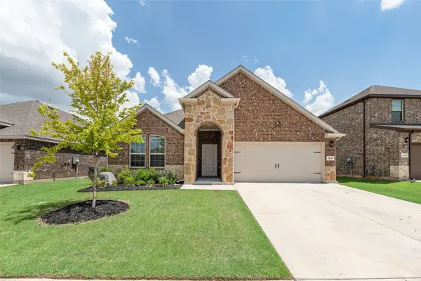10108 Autumn Leaves Lane, Aubrey, TX 76227