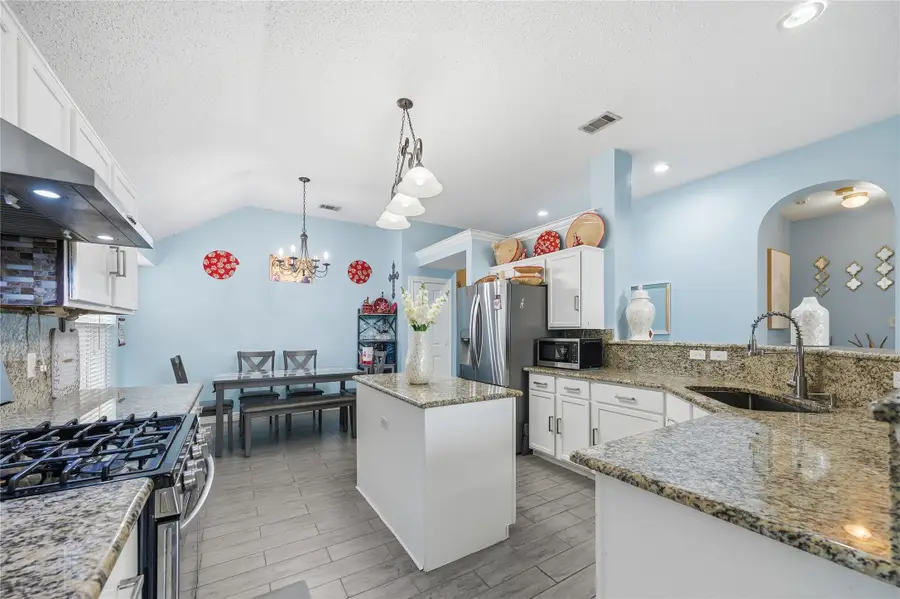 6003 Vista Park Lane, Sachse, TX 75048 - Image #2