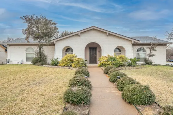 1633 Martha Drive, Bedford, TX 76022