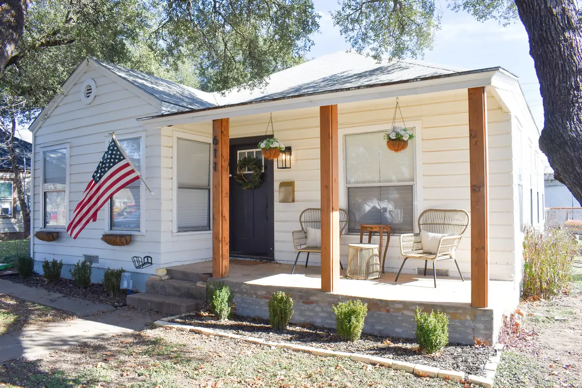 611 Poplar, Brady, TX 76825 - Image #1