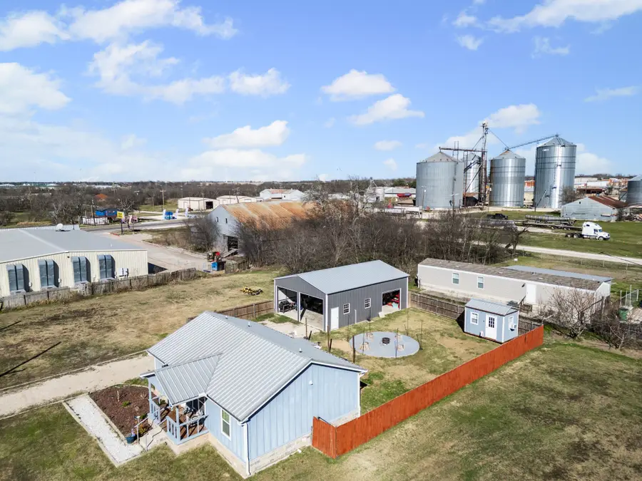 119 S Falls Street, Mart, TX 76664 - Image #2