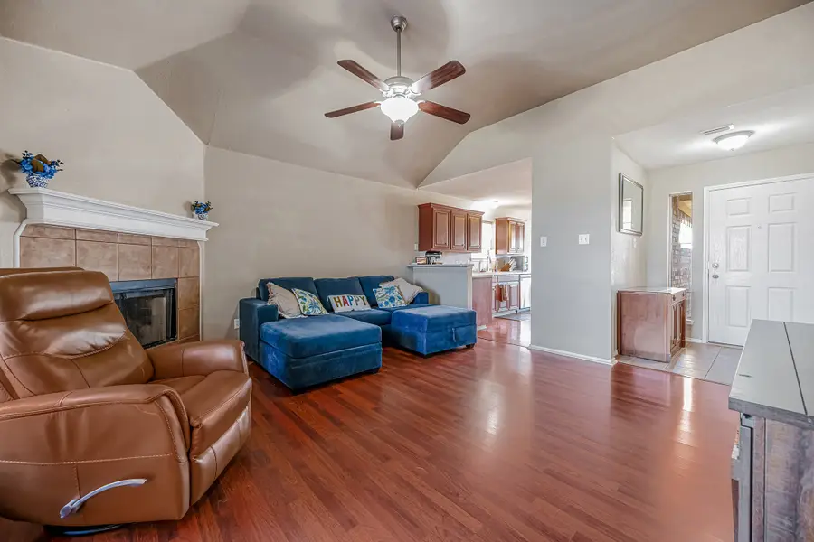 10865 Braemoor Drive, Fort Worth, TX 76052 - Image #3