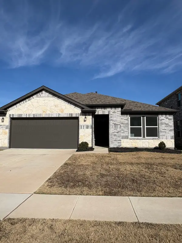 1833 Aslynn Circle, Aubrey, TX 76227