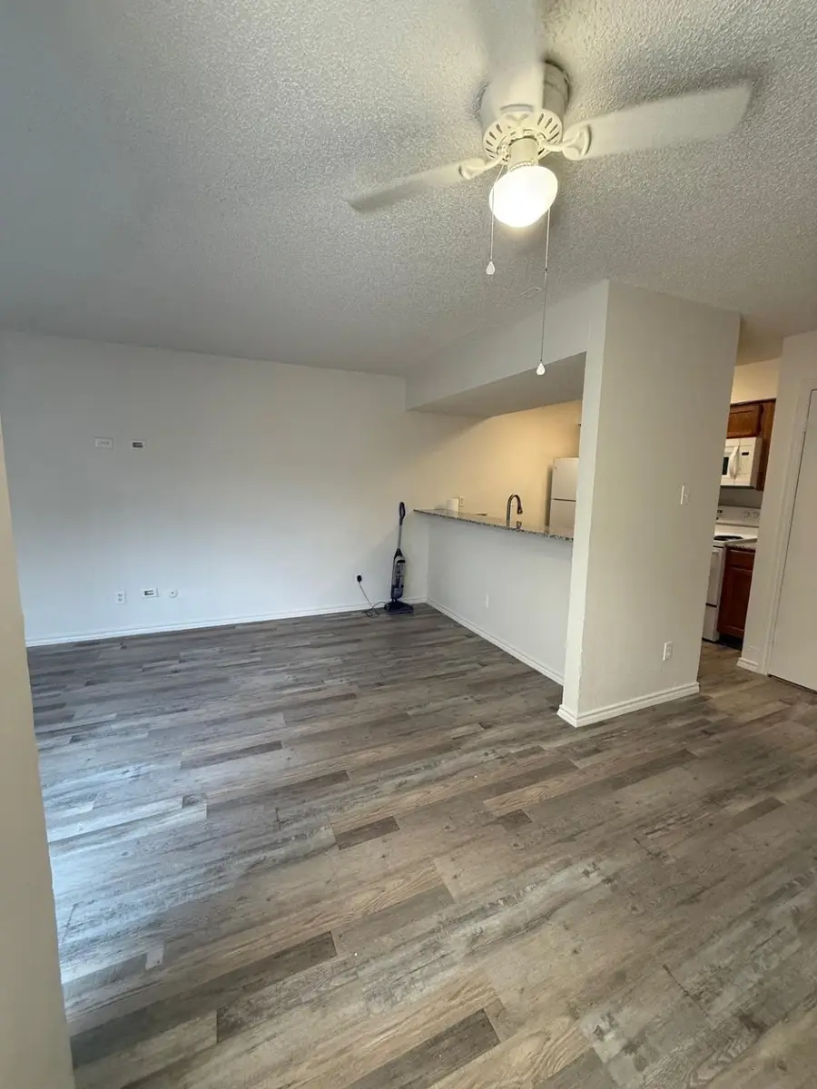 9807 Walnut Street #D 304, Dallas, TX 75243 - Image #3