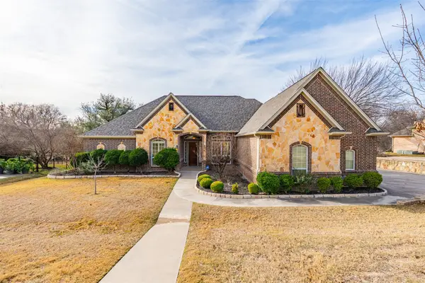 109 Creekwood Court, Lakeside, TX 76108