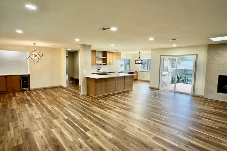 305 Bluebonnet Drive, Grapevine, TX 76051 - Image #3