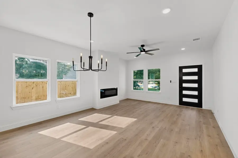 1308 Daffan Avenue, Ennis, TX 75119 - #2