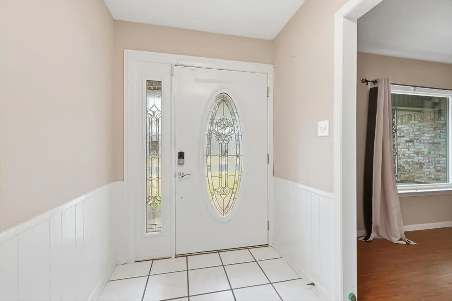 324 Moore Creek Road, Hurst, TX 76053 - Image #3