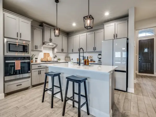 3025 Lionsgate Drive, Argyle, TX 76226