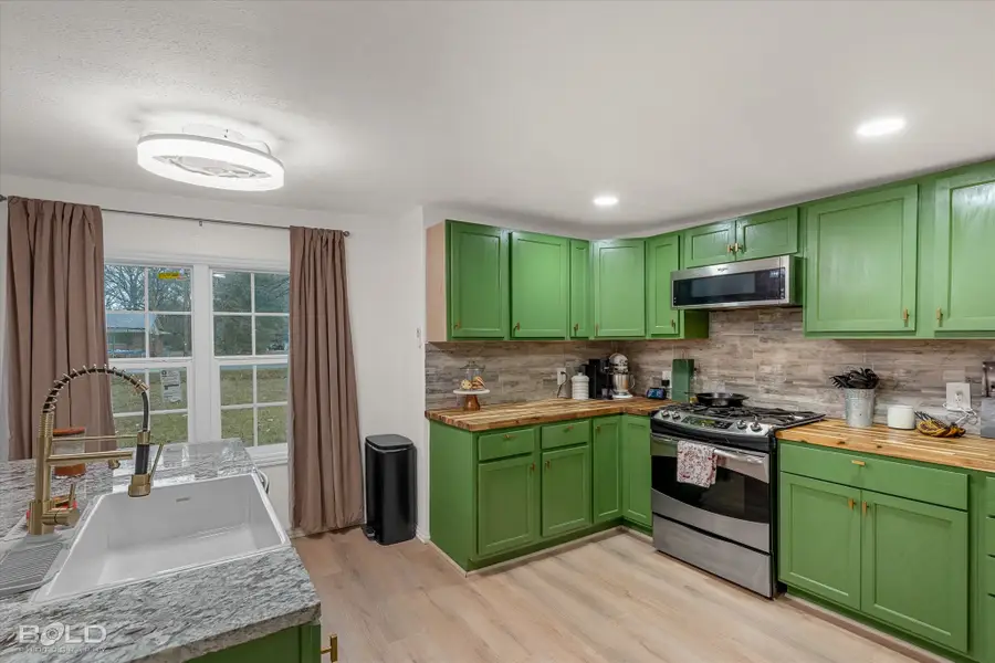 116 Thomas Street, Oil City, LA 71061 - #3